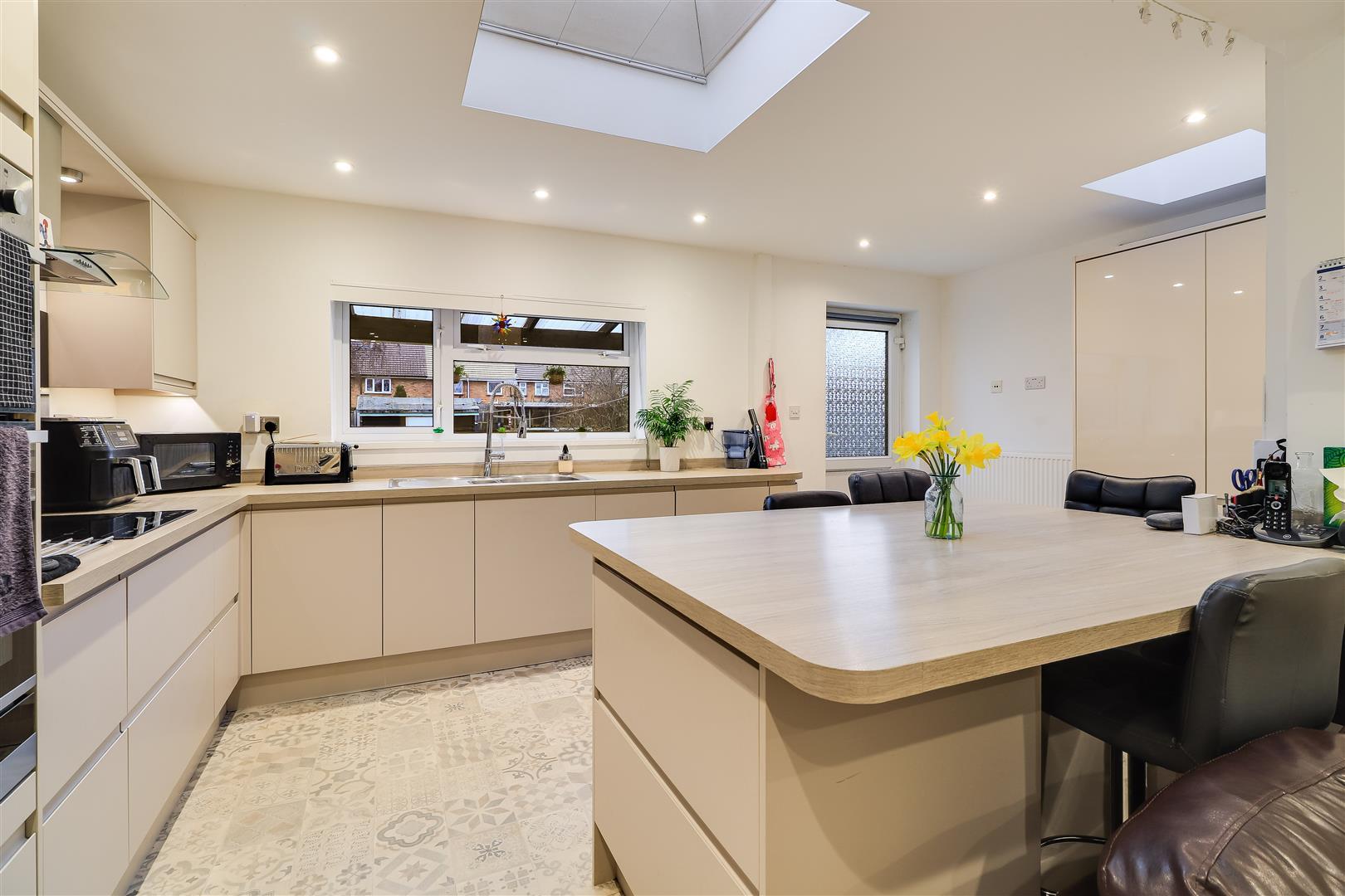 Property Image 000bf50b-f0d4-49c8-ab06-0c1f64979a57
