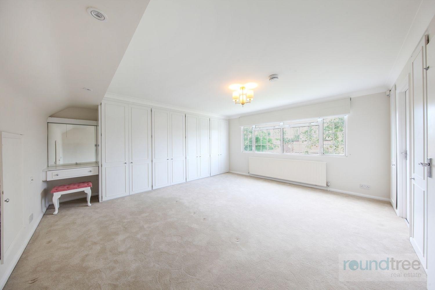 Property Image 000de3b8-917e-405c-9677-69186fda1d02