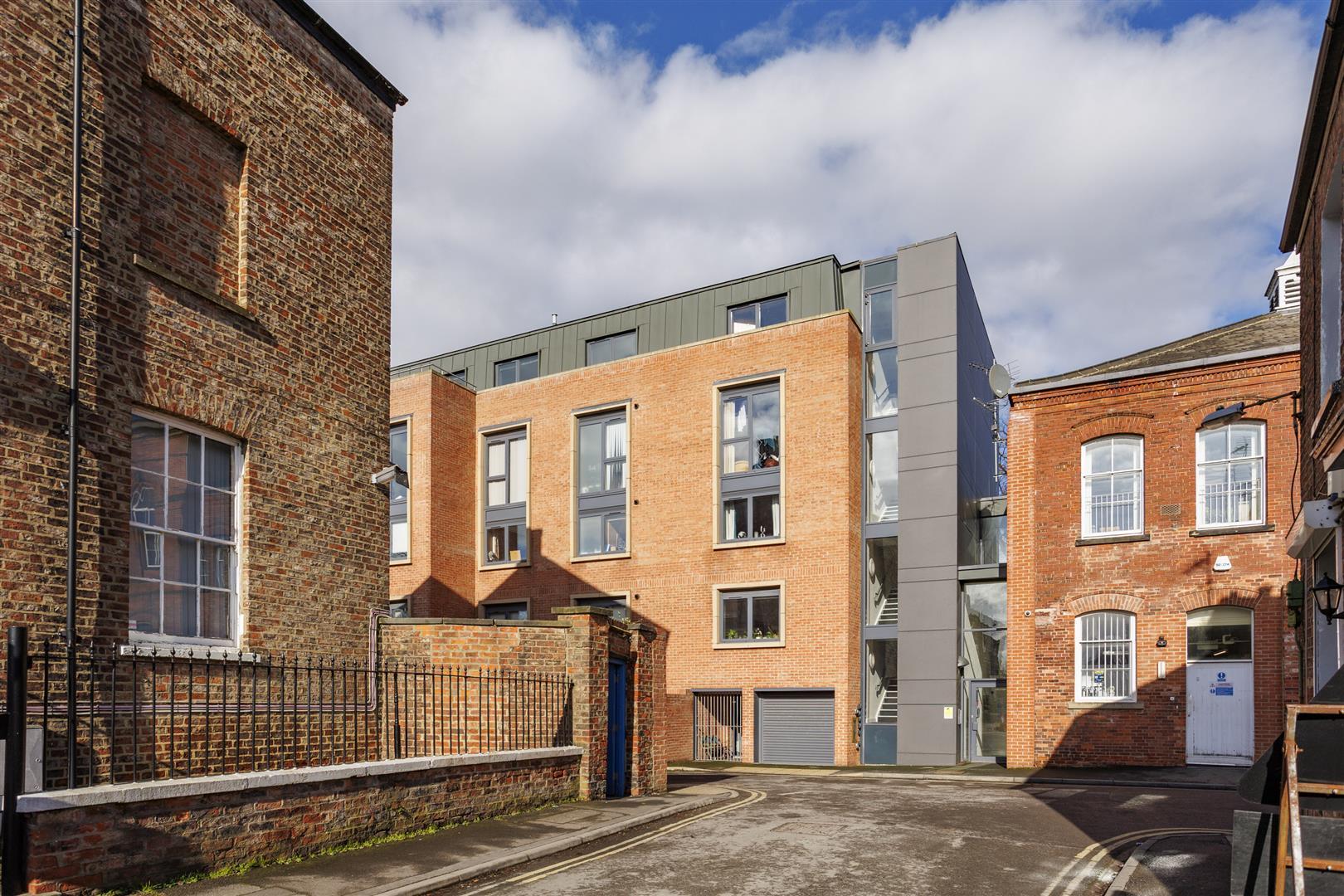 Property Image 001e7f72-a069-43b5-971e-88afd7c93c4e
