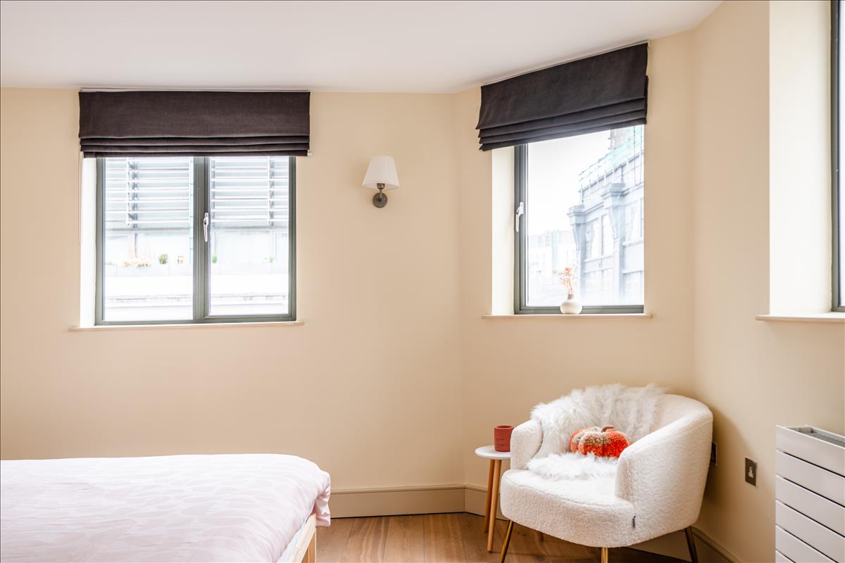 Split-level penthouse for sale, Boundary Street, Shoreditch, E2. Armchair