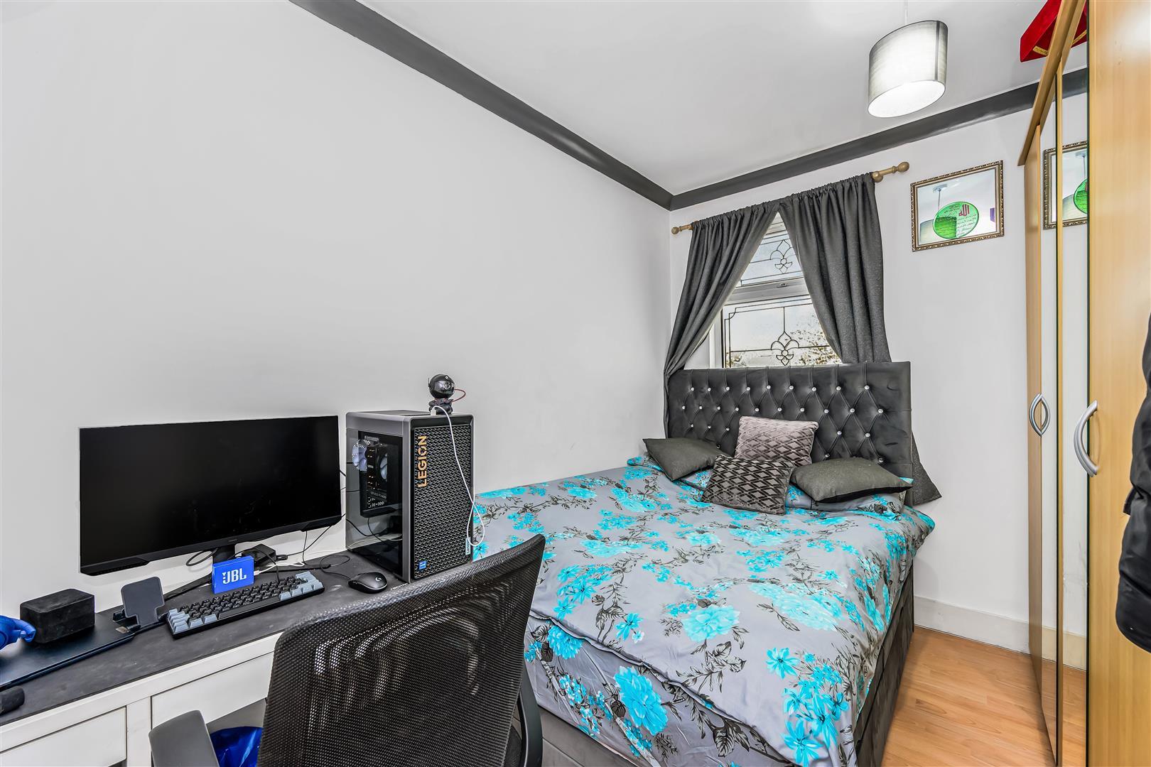 Property Image 0029dff6-c6a5-4ae1-b632-9d3b731700b3