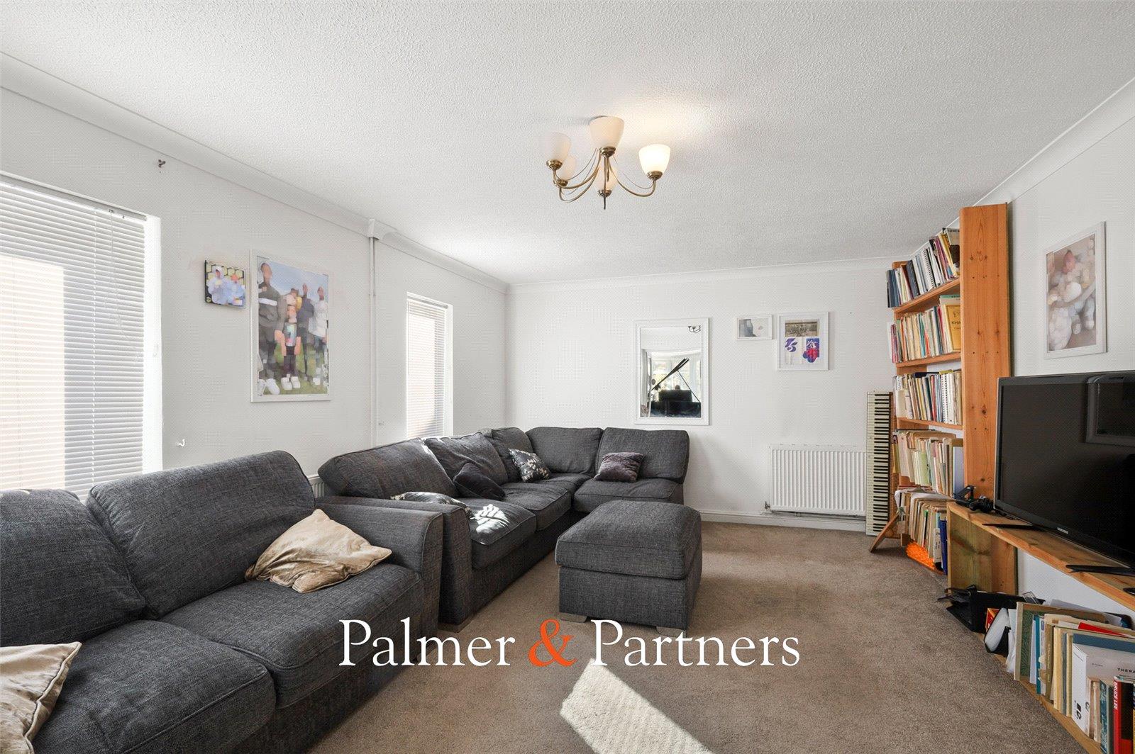 Property Image 0039b241-6a9d-4e48-b2f5-0c543892d475