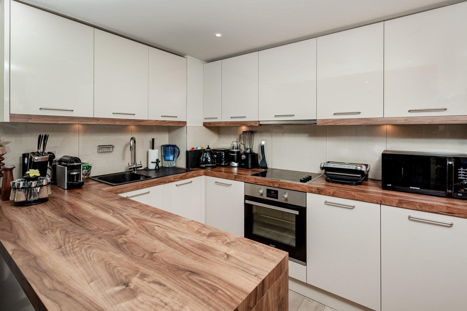 Property Image 00415a8f-75f3-402d-884a-4ac2a9608d82
