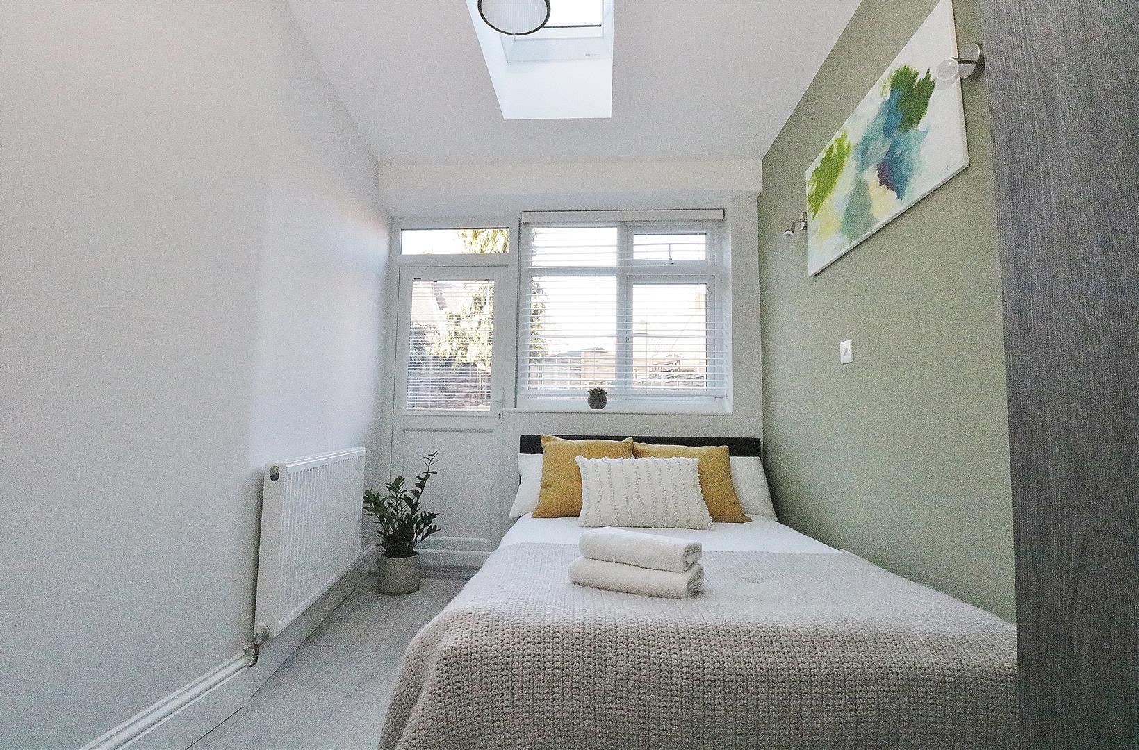 Property Image 00434e34-a50f-4ecf-8f6c-7be80122c32d