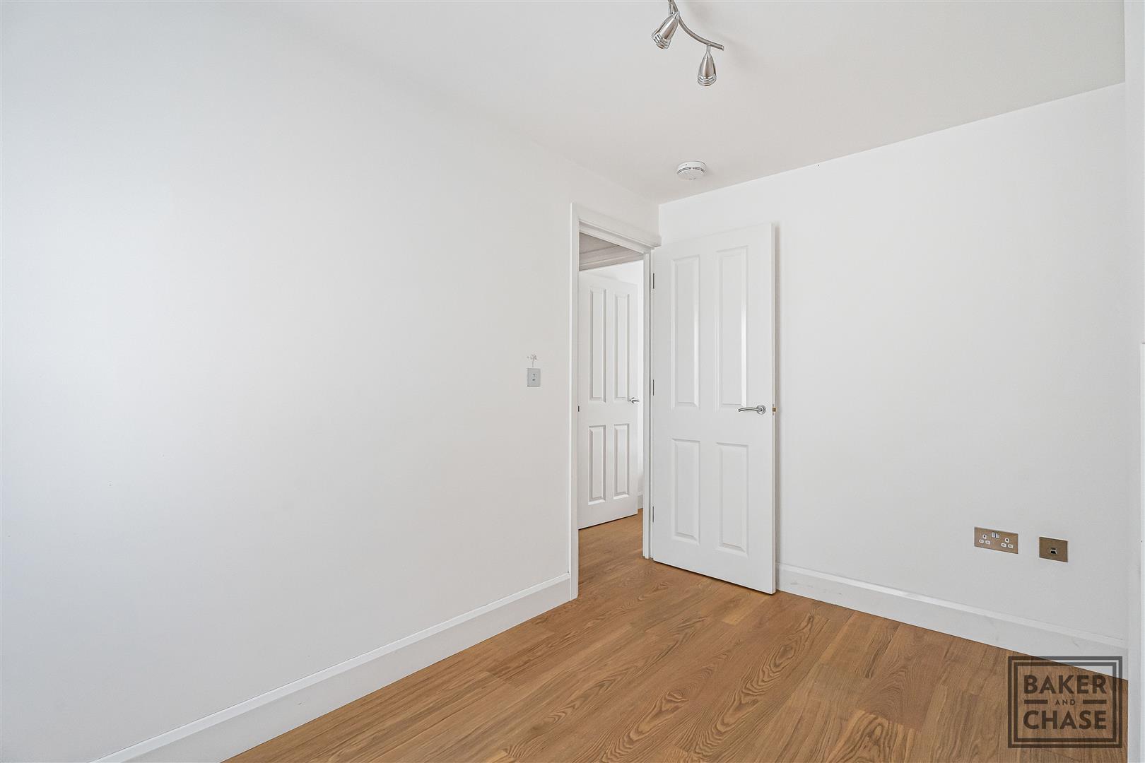 Property Image 0045d8fb-d0d8-4186-b336-9c5173ac55f6