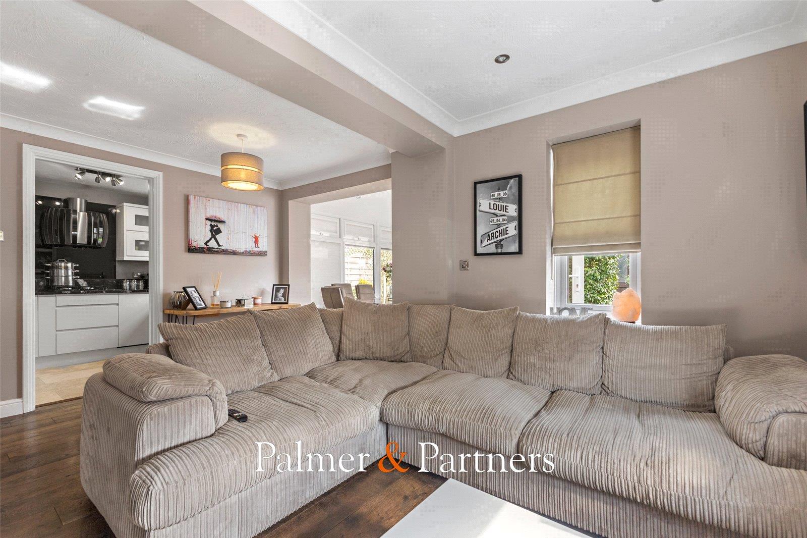 Property Image 004d7635-42af-402c-9aed-6730e0fb1a5d