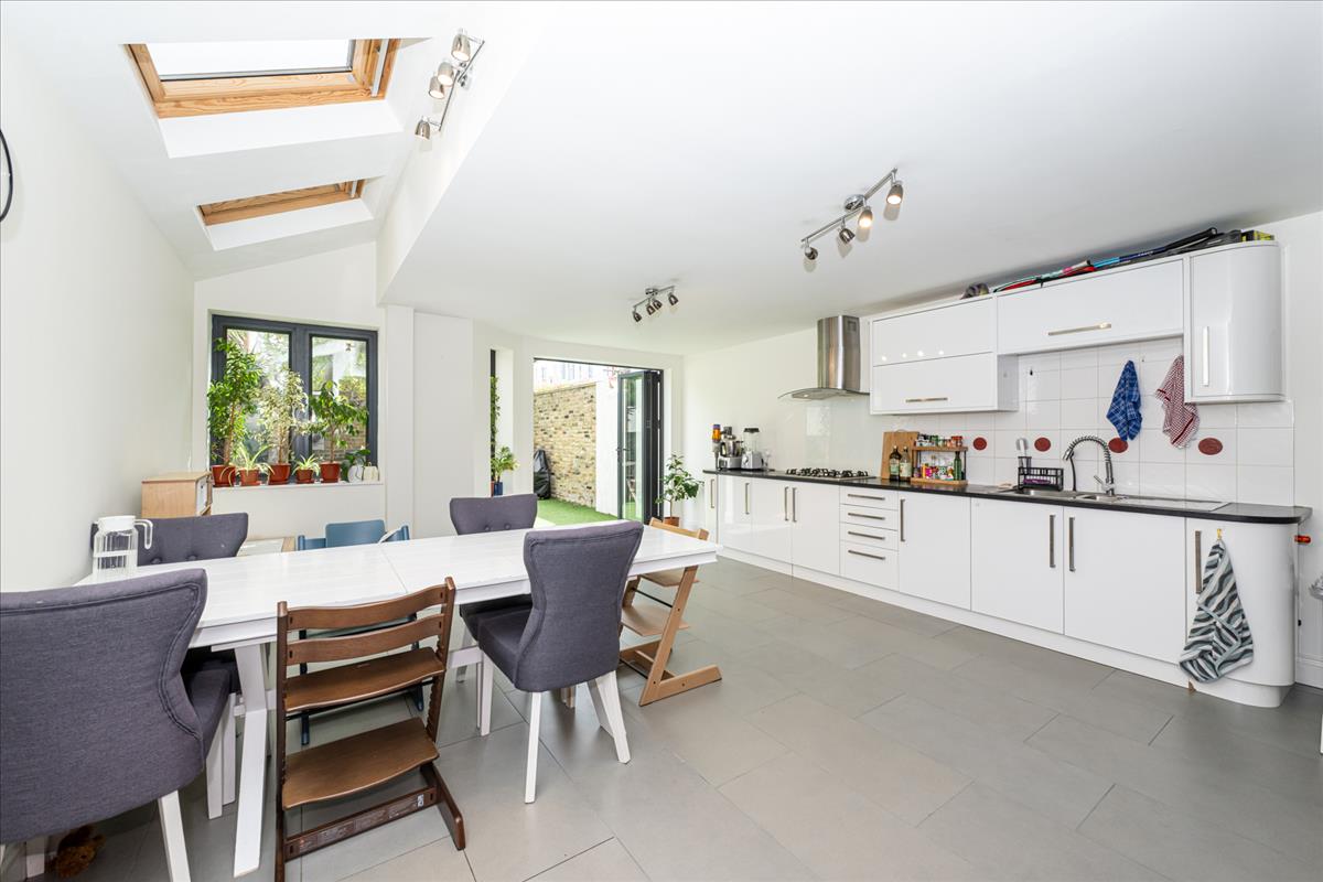 Property Image 005d610a-1be9-4c99-b255-da9e9dcd64c9
