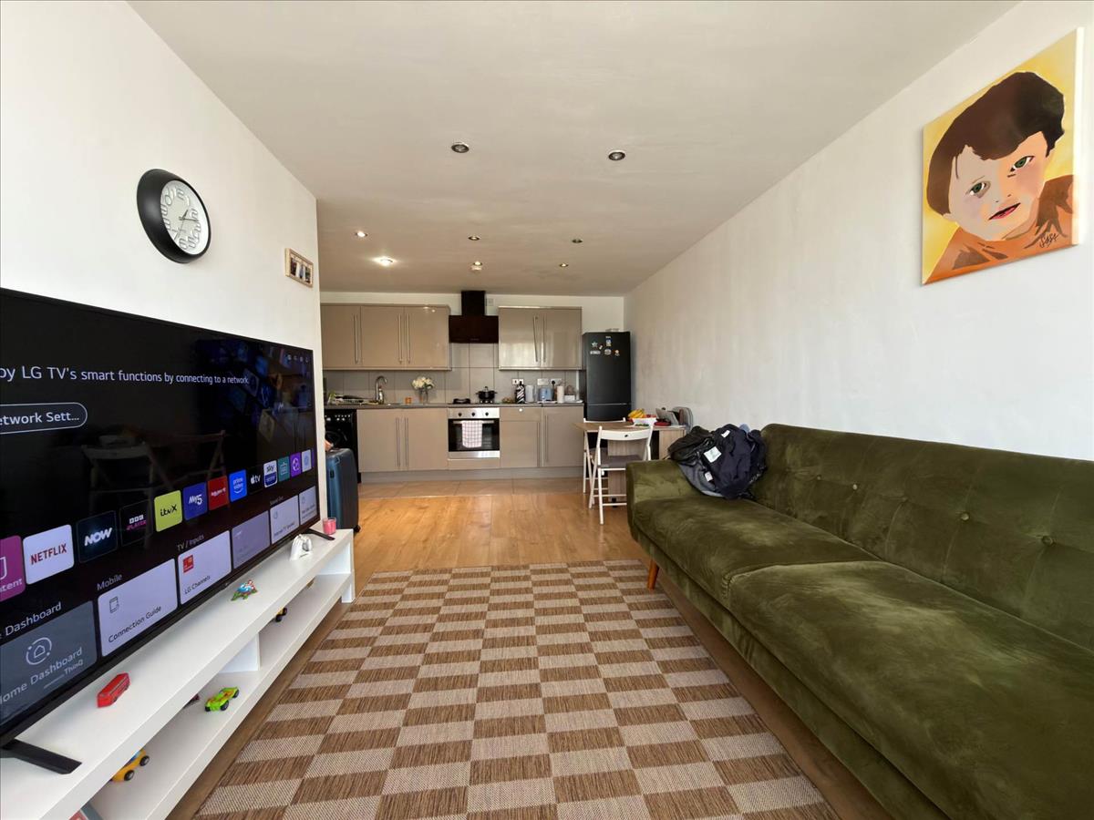 Property Image 006666db-64c9-4a69-b181-f7be9313e3d8