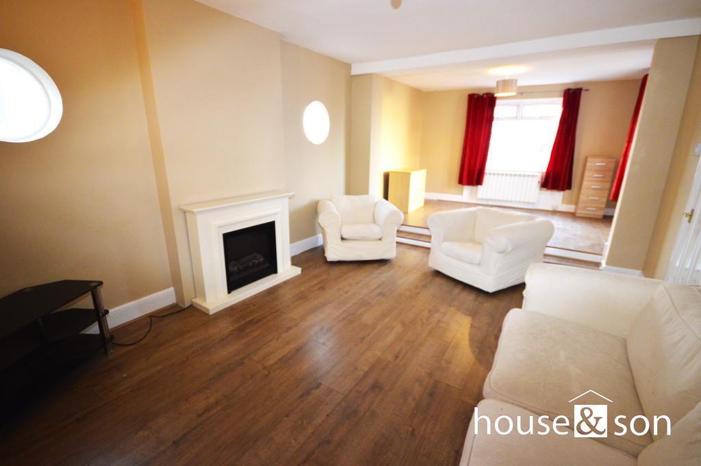 Property Image 006ac936-b329-40d7-ae16-7b021c14188e