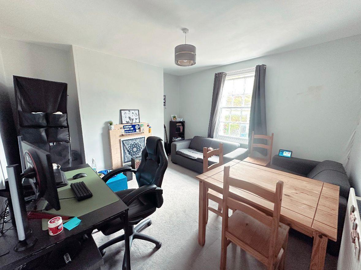 Property Image 006b5737-5944-47b0-b3ff-468017f1f359