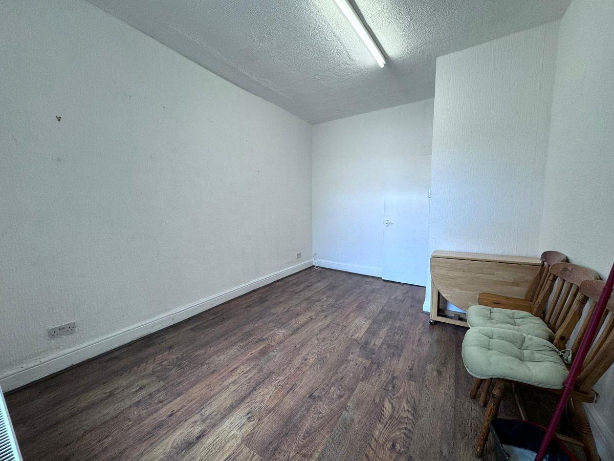 Property Image 006e085a-7e0f-46c8-9408-0a56705efca1