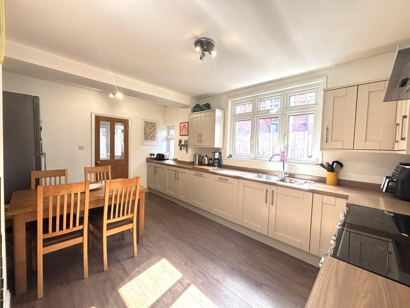 Property Image 0078e81c-858b-4058-8df3-e3536290fbad