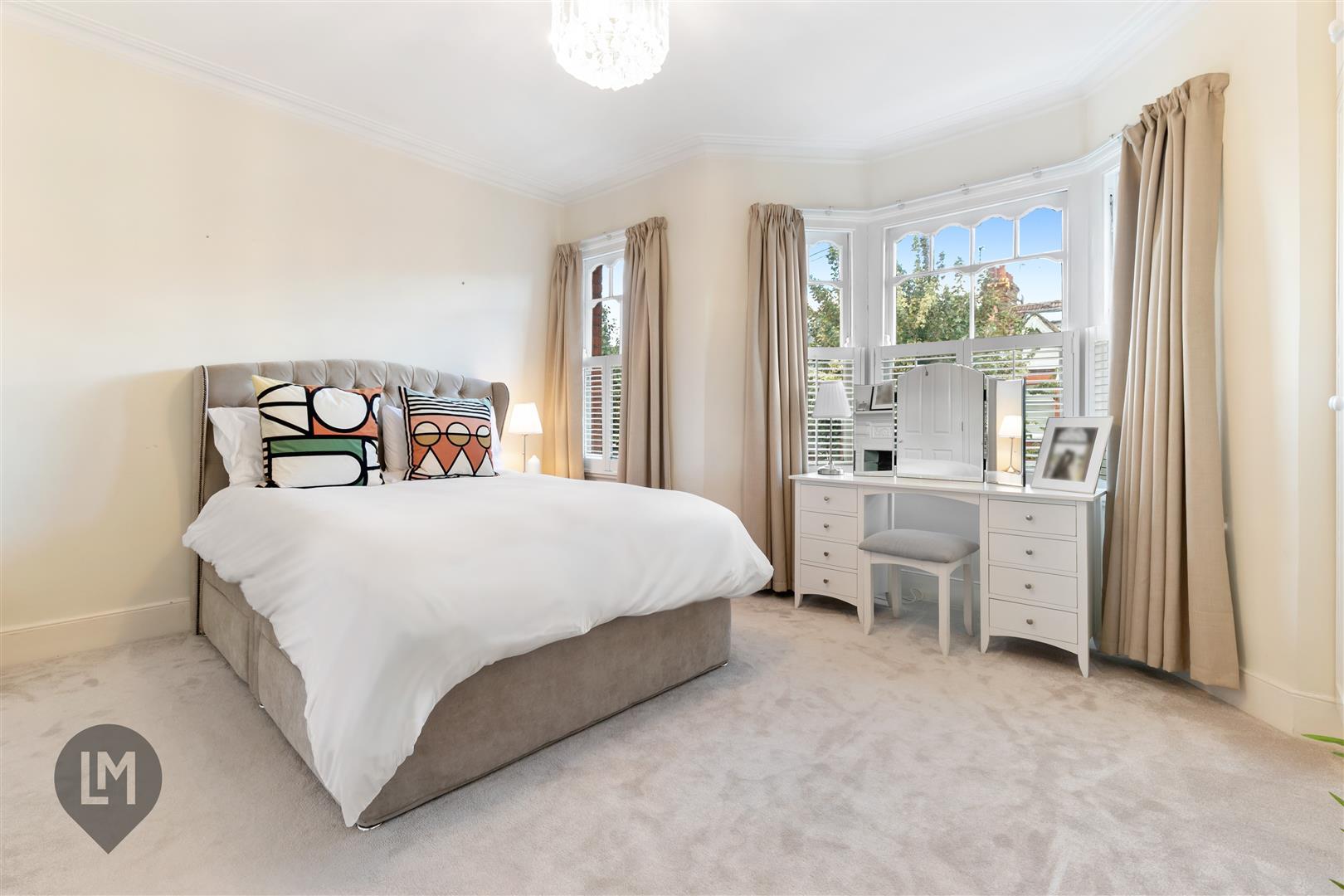 Property Image 00897760-840f-437b-9534-015c632ffb8b