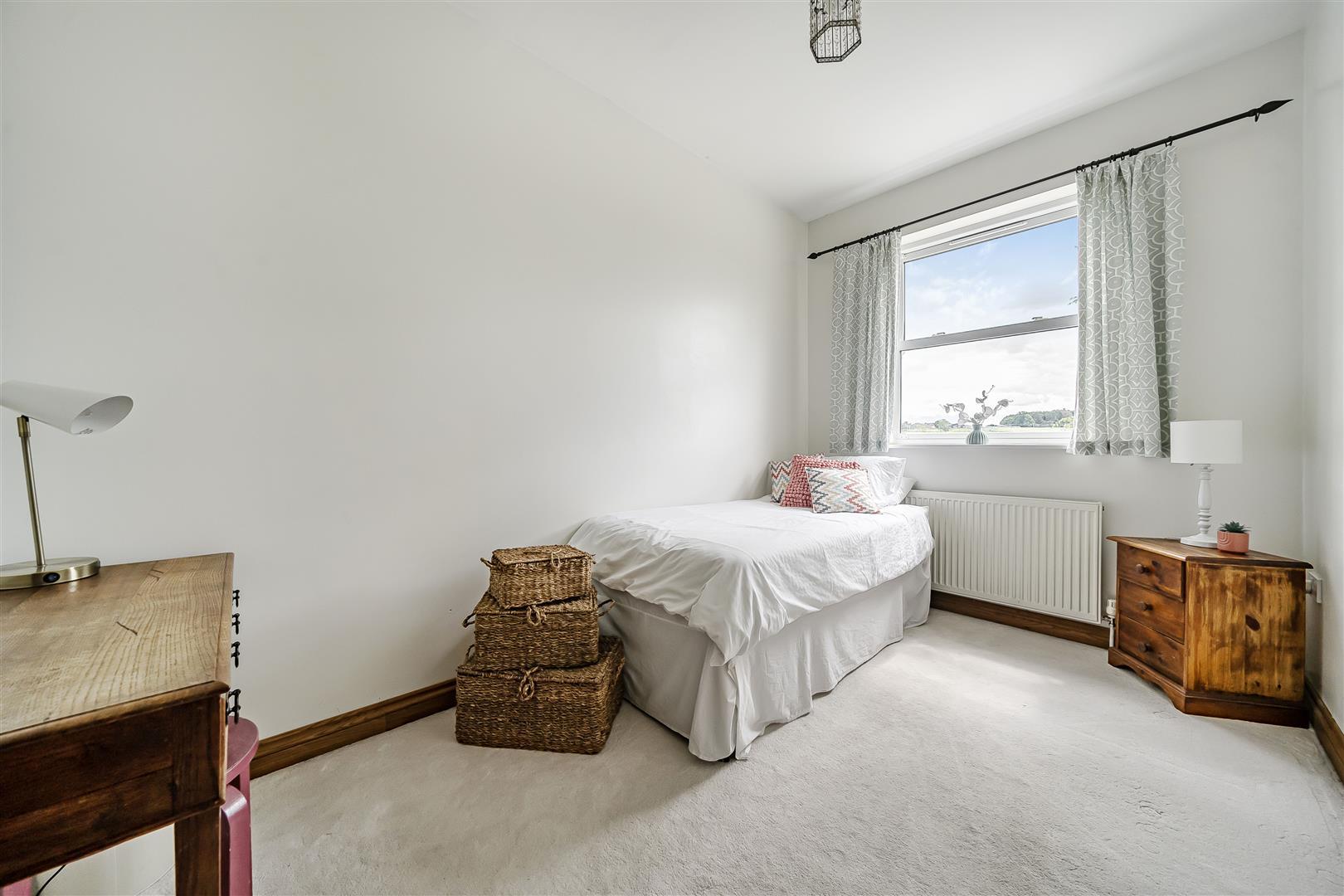 Property Image 008bcf18-860f-45c0-b359-91bd04387d99