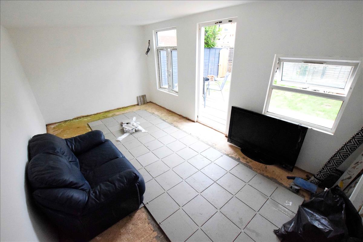 Property Image 008c6acb-452a-429d-b7f3-b6707ad34021