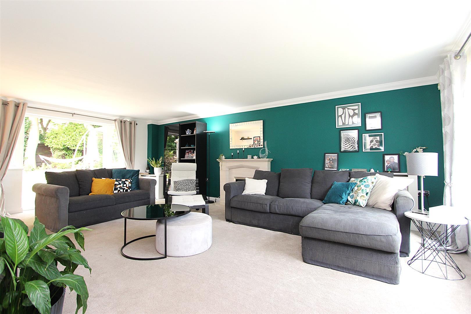 Property Image 00997156-8838-43b6-9472-8c2801cbad85