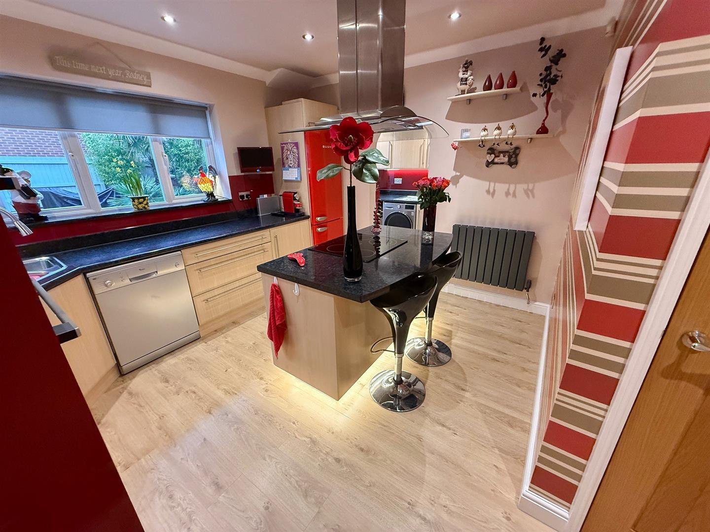 Property Image 0099aead-89bc-4845-93cb-8b064febc8d7