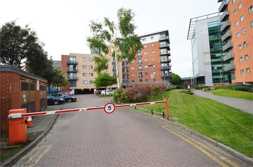 Property Image 00a30014-9eb3-44dc-a0a0-90506e58d0bc