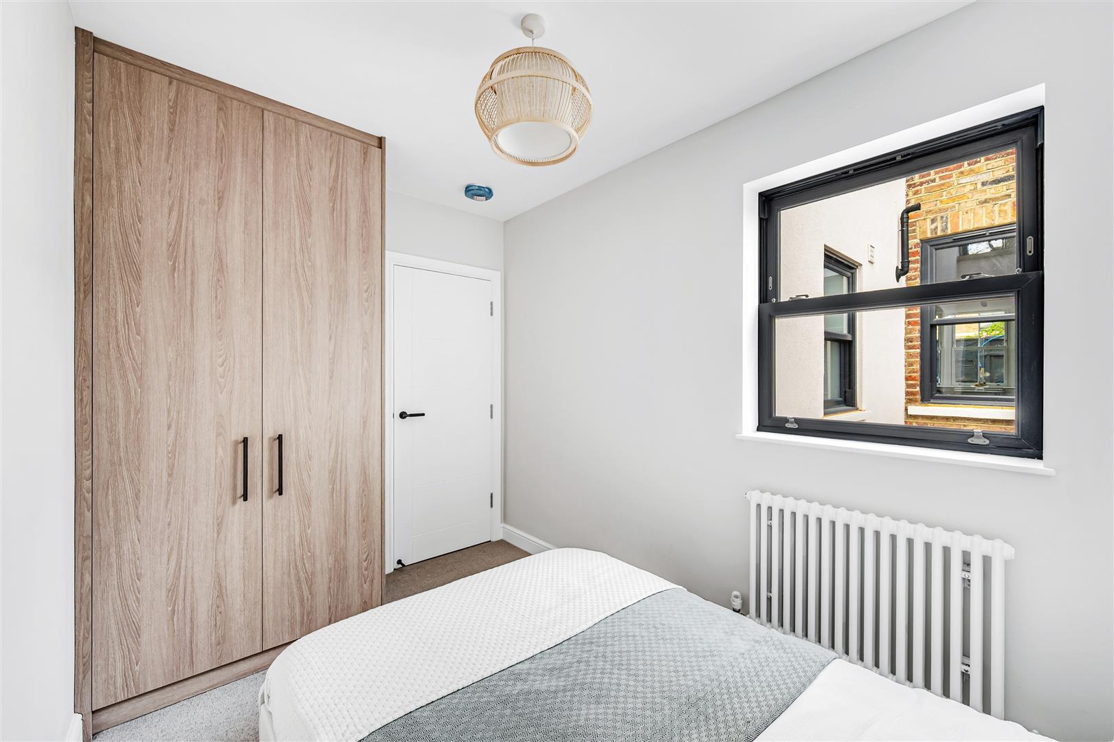 Property Image 00a93c14-0ba8-4a49-835f-693a7632136c
