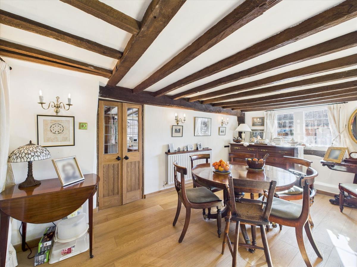 Property Image 00af2ec2-efe6-43c7-98d9-f889b639f18f