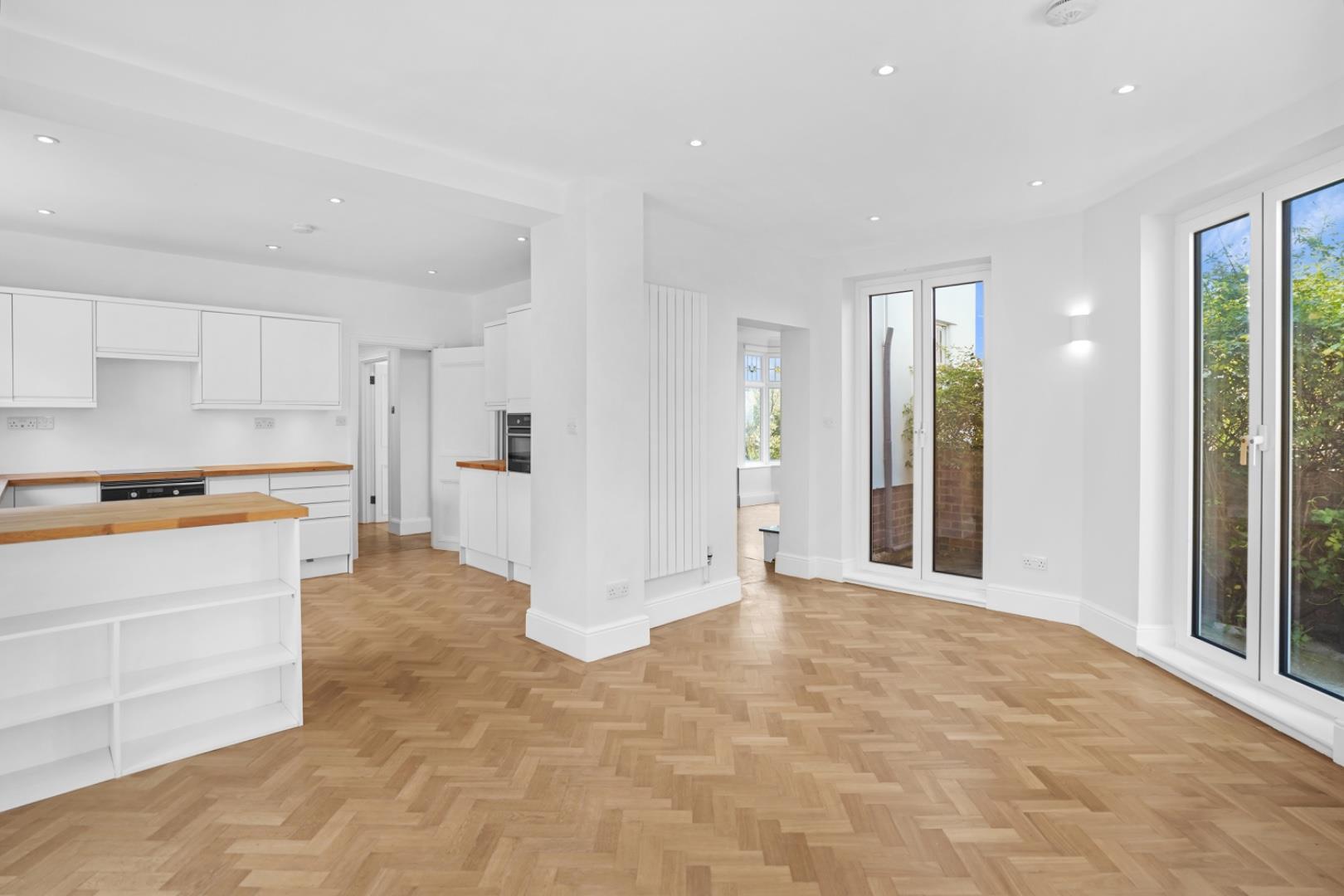 Property Image 00b0e7f2-ccf5-42f9-b85c-53042e083d6b