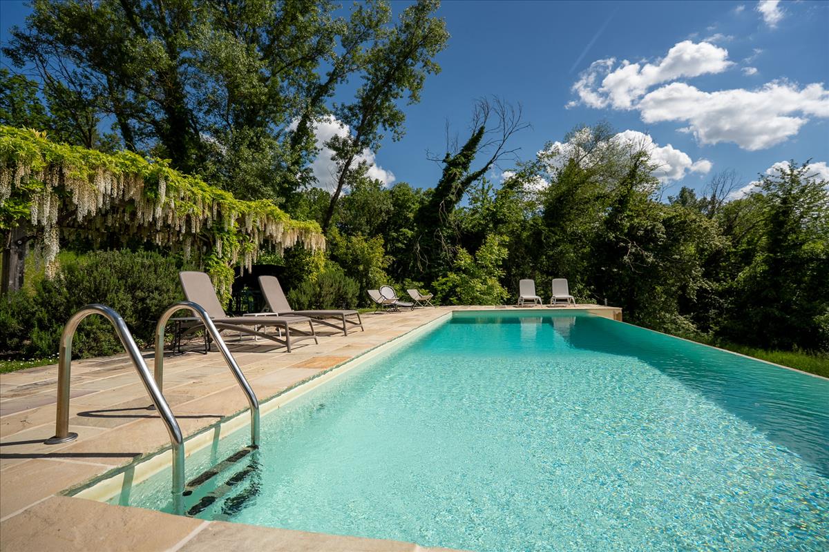 Property Image 00d72525-ae49-4778-ad23-34753086c288