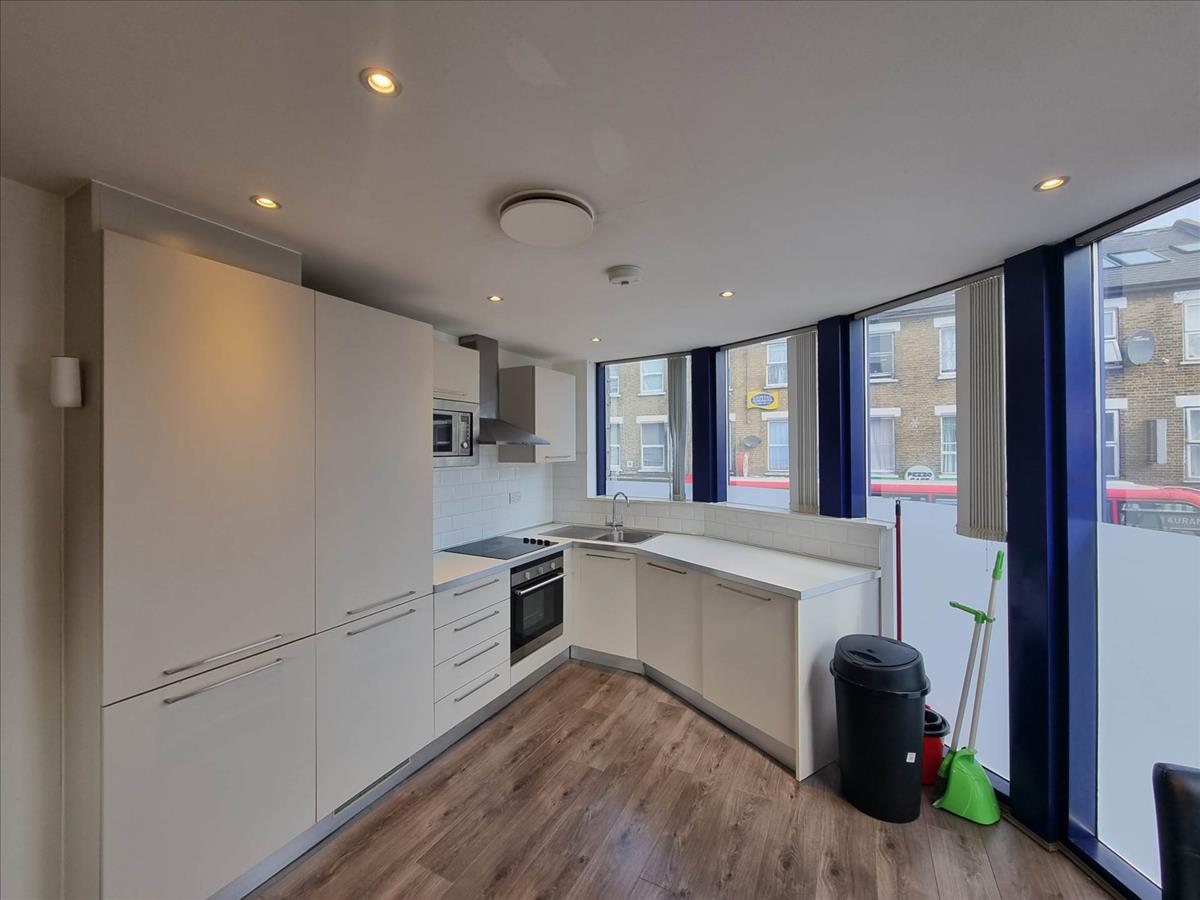 Property Image 00df1022-92c0-43f3-81b6-f8d669a30461