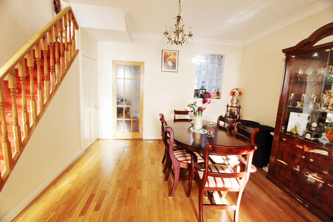Property Image 00e8af65-79ee-44d3-8d0d-952e2c860b32