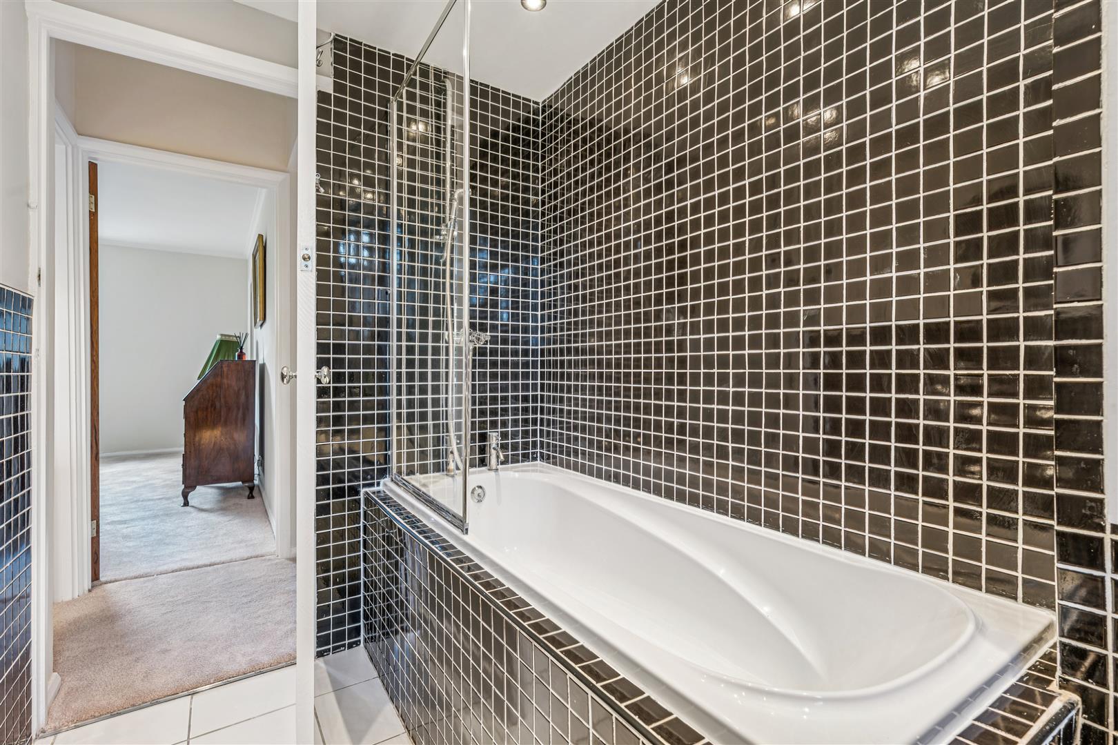 Property Image 00ef79e4-9ffa-4700-8ea1-694b8b8d164f