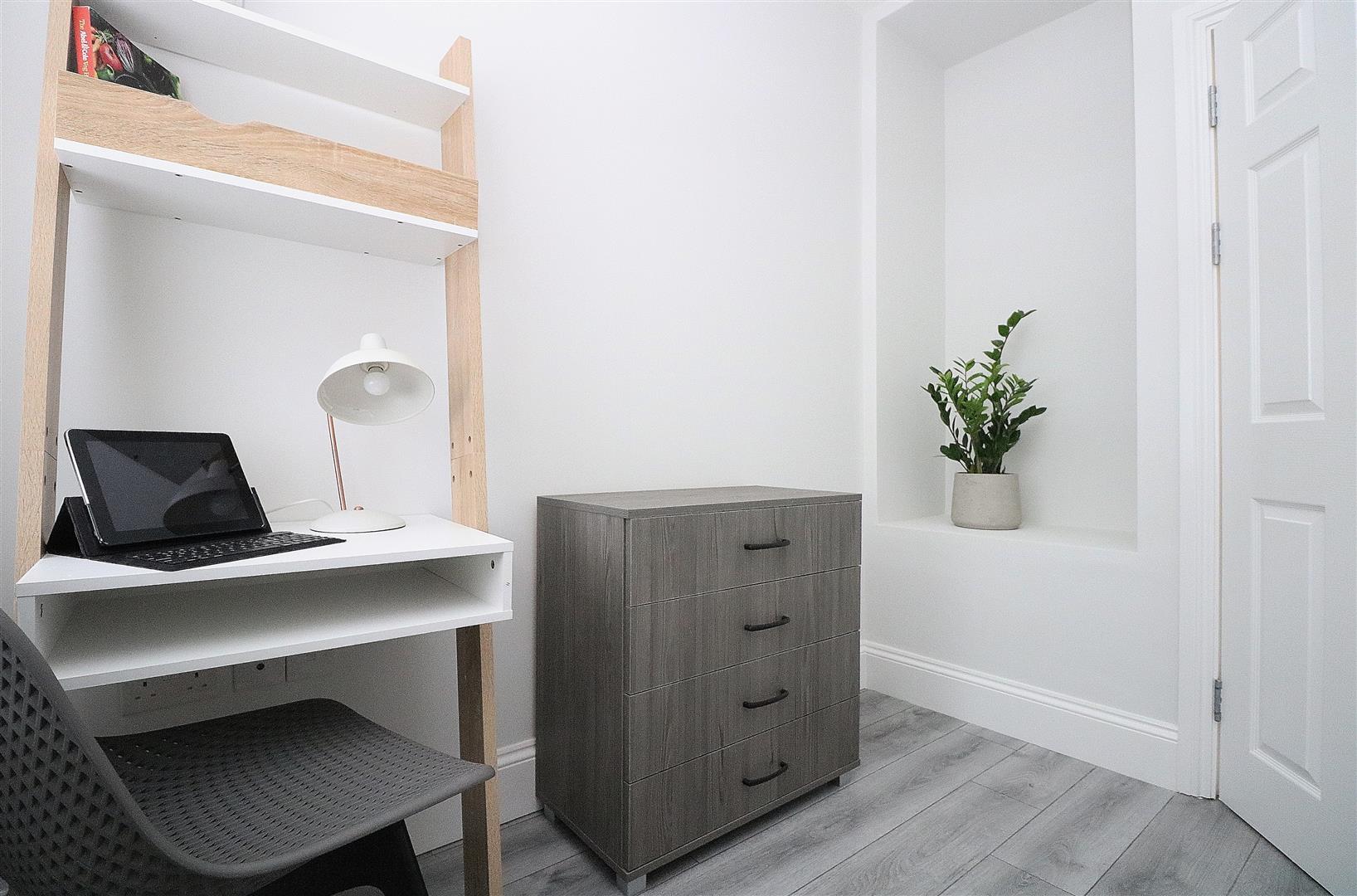 Property Image 00f73950-4206-4359-a56d-c7fc13e04b4d