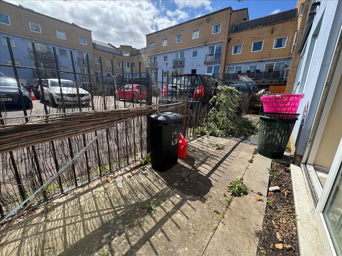 Property Image 00f7ed86-9cc7-4d6c-8999-0e7e2d8ca2c5