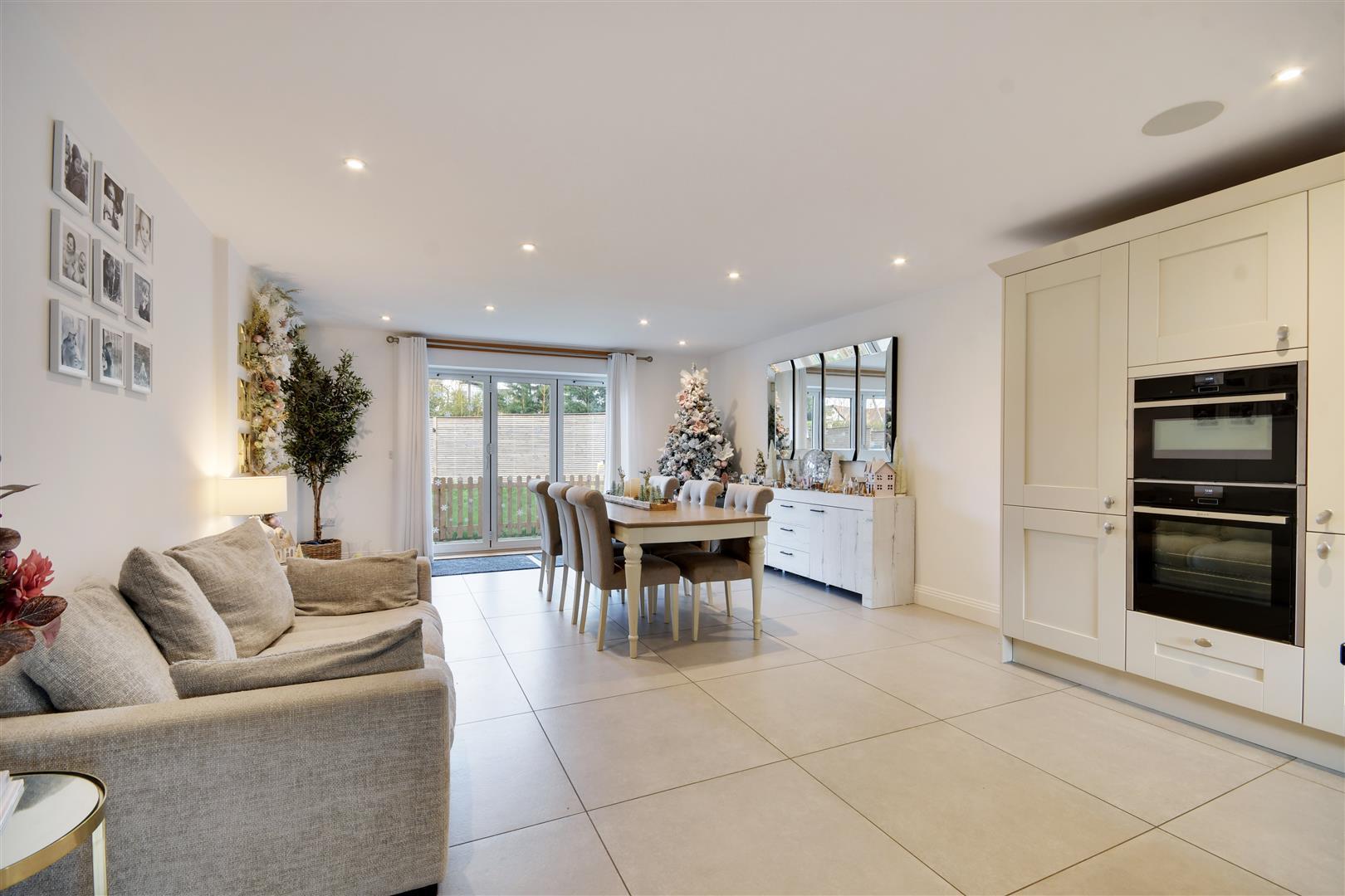 Property Image 010794ec-139b-4a02-91c0-a597899c10b2