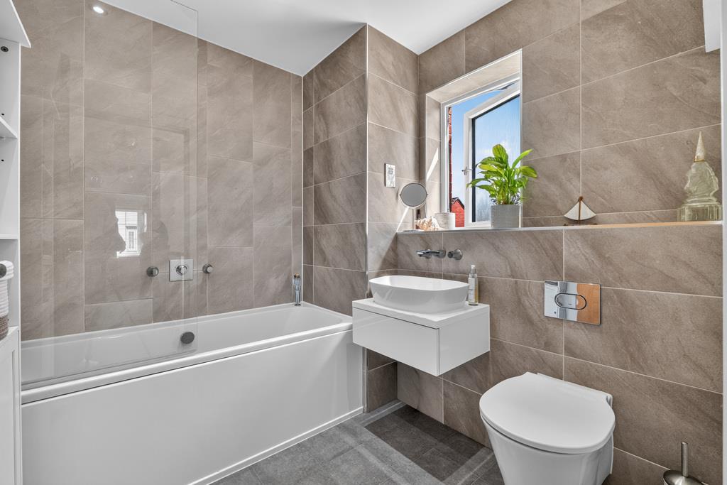 Property Image 010cfeff-3b77-402f-b235-8419ecacdc96