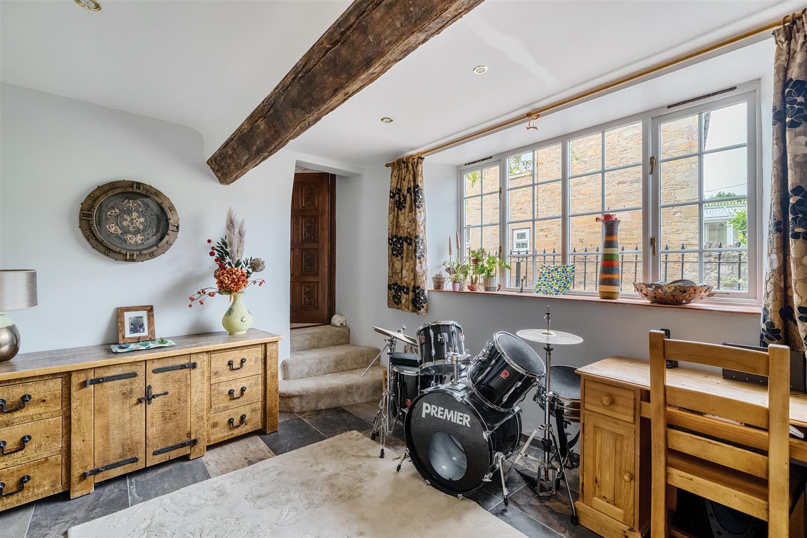Property Image 011699cd-2969-46a7-98fe-d141c95f992f