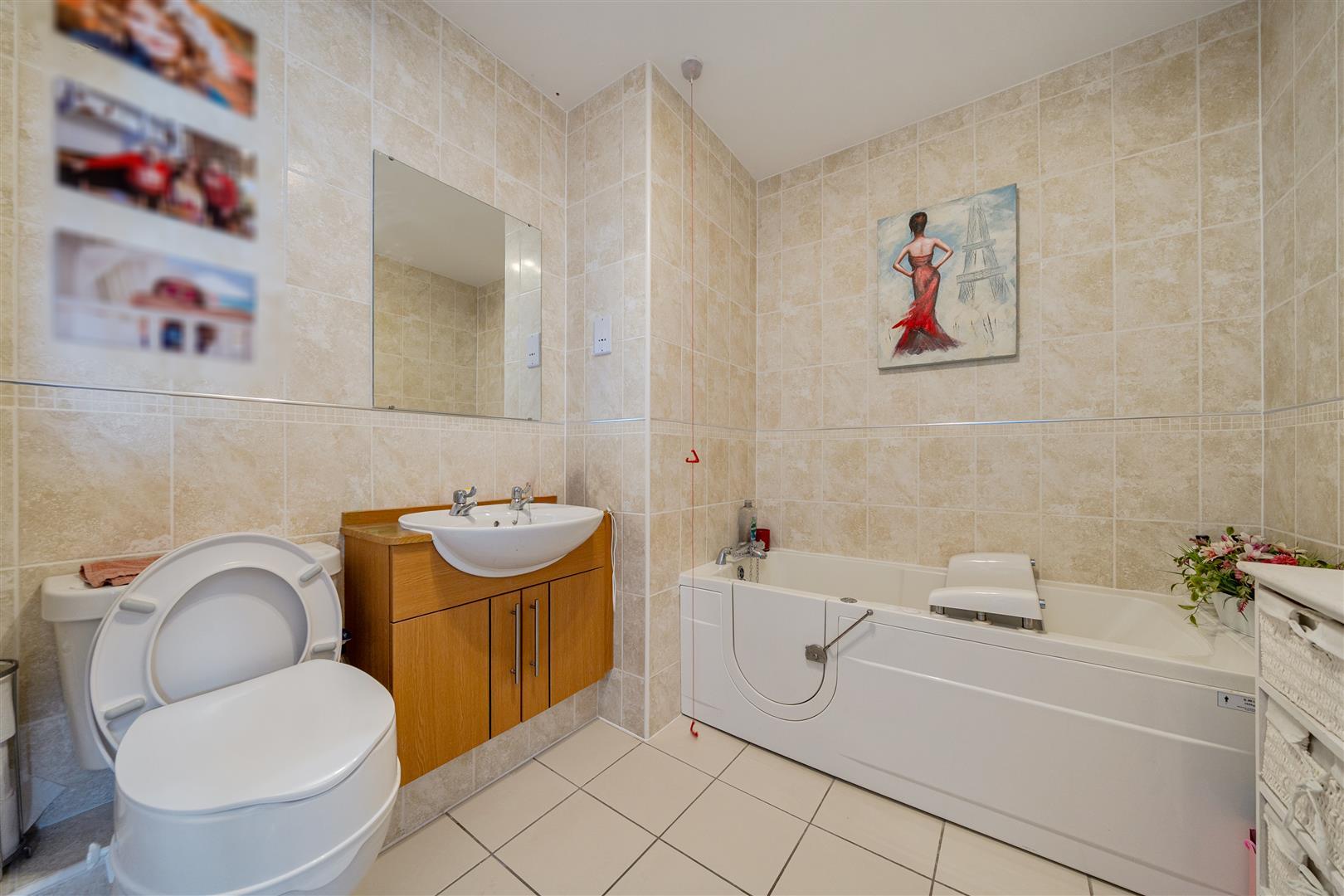 Property Image 0124f235-0936-4016-b7d2-bafc8bc48f82