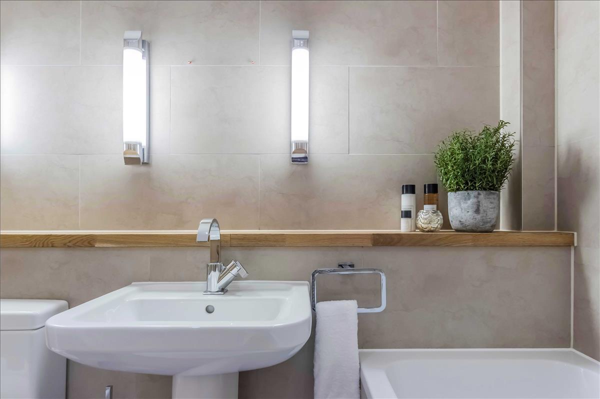 deluxe four bed gated mews house for rent in the heart of de beauvoir