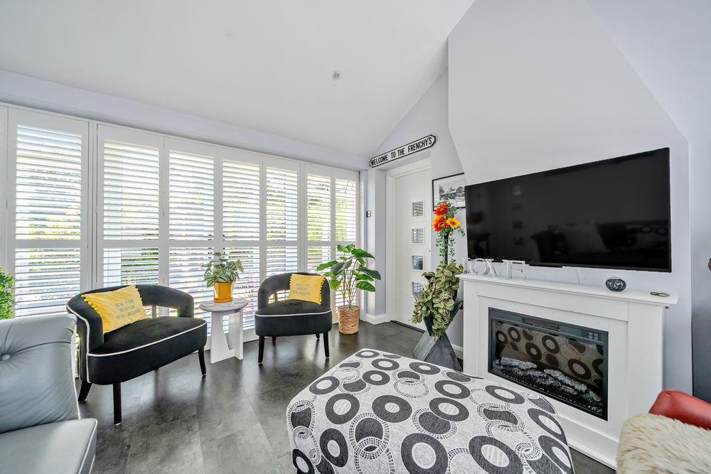 Property Image 015cc795-c8c3-4ae0-8bc3-1bb006847c8e