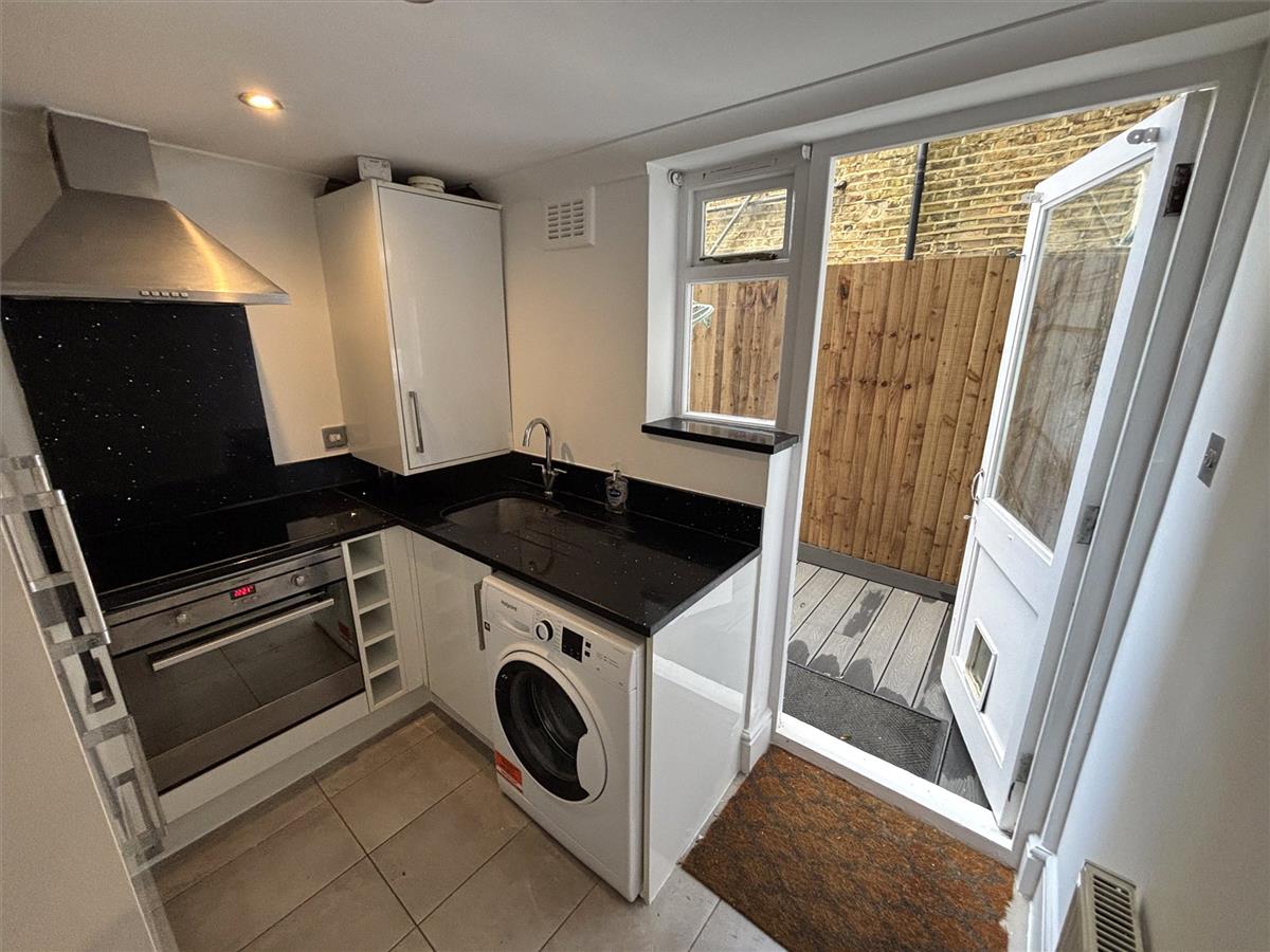 Property Image 0163e3f3-4958-4f58-998e-4c63366170a3