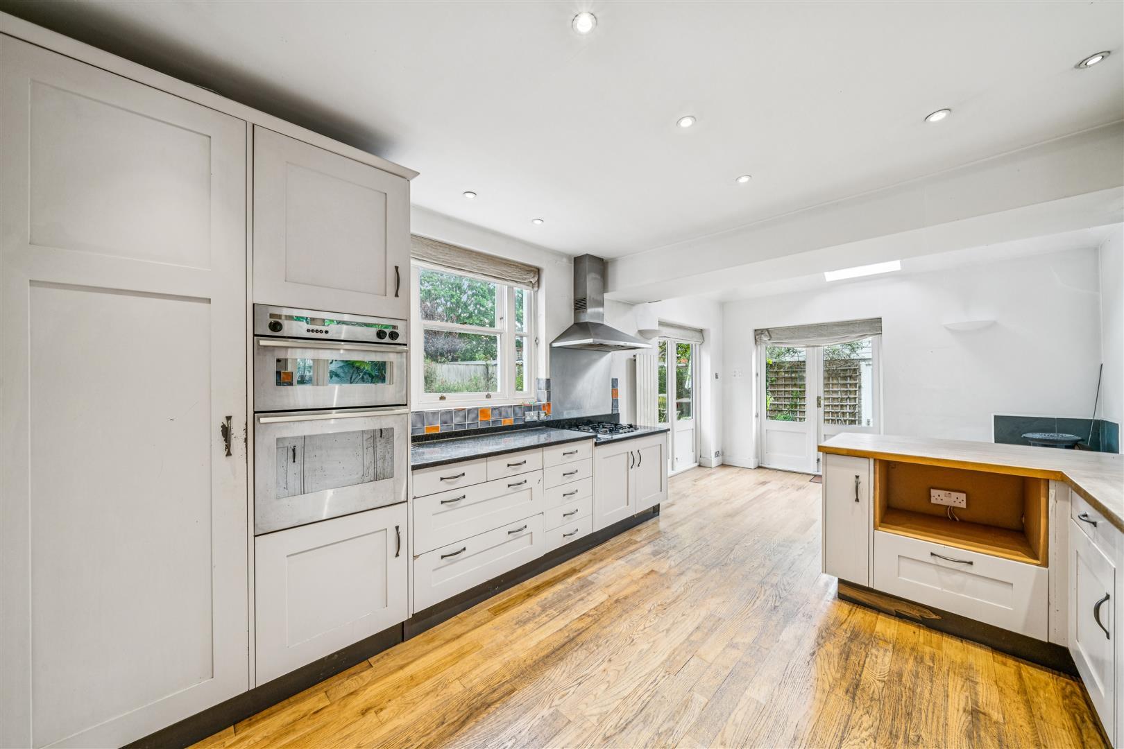 Property Image 0168d42c-e52f-44d8-bad8-16a38fb98670