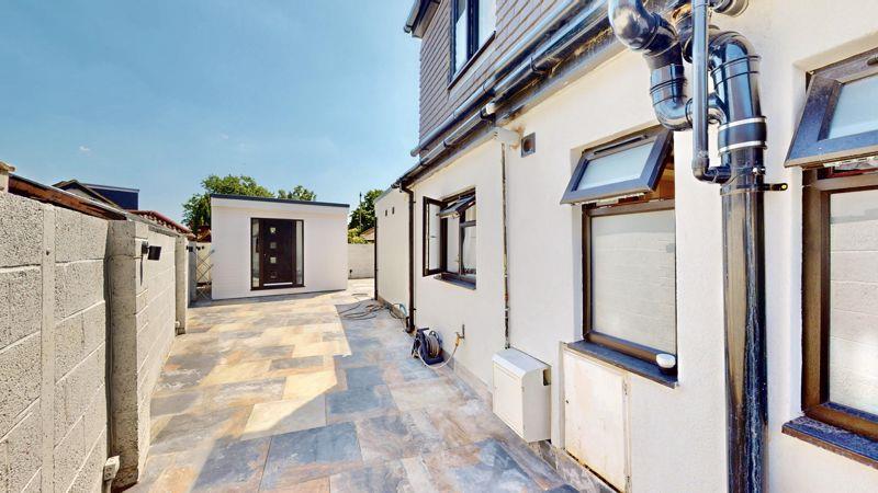 Property Image 01c72f04-f616-499f-bec4-b6e48ee3d152