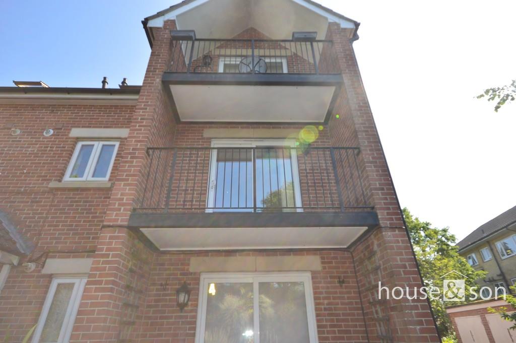 Property Image 01ccb85b-b0e2-4751-b5f3-6f516d86f0ef