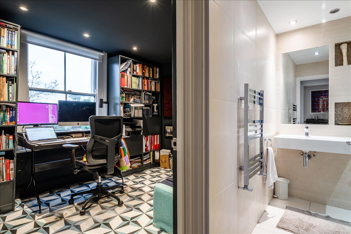 three bedroom triplex period conversion in london fields e9