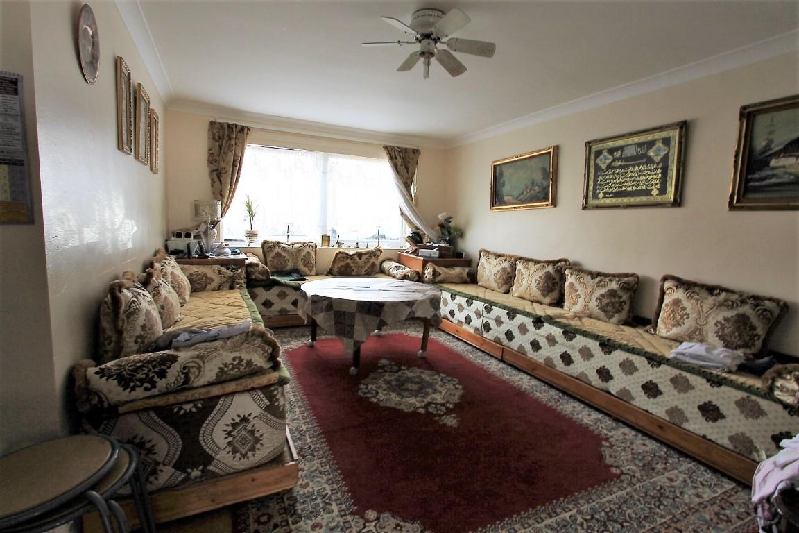 Property Image 01e29d3c-b18c-49e1-9388-b45a44978cce