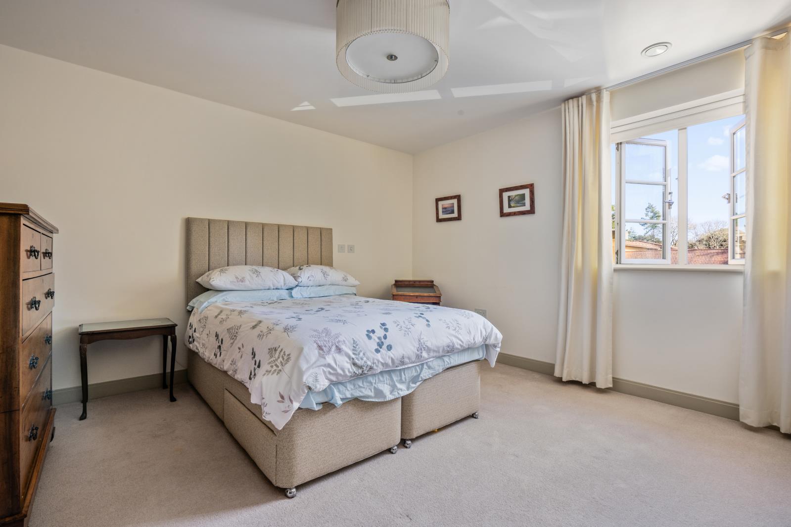 Property Image 01e83678-dc3a-4601-a8a5-c24d4f1b1972