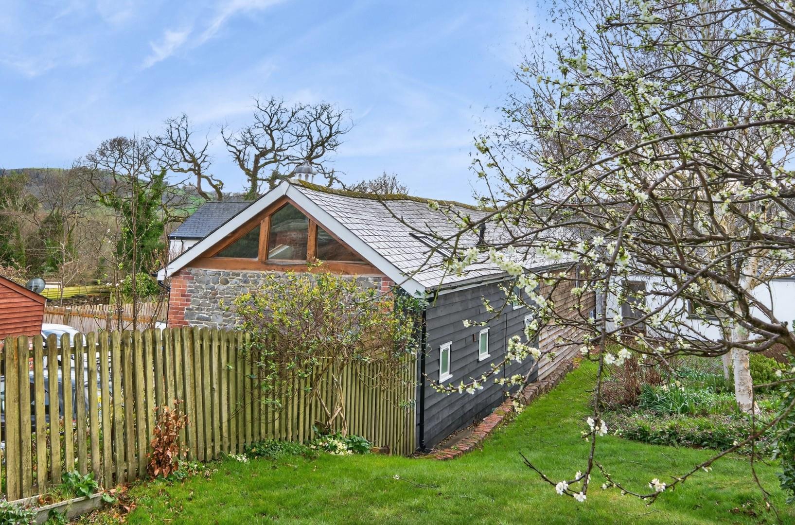 Property Image 01f8b4a9-cbb0-4cea-93c8-f837e9afcf03