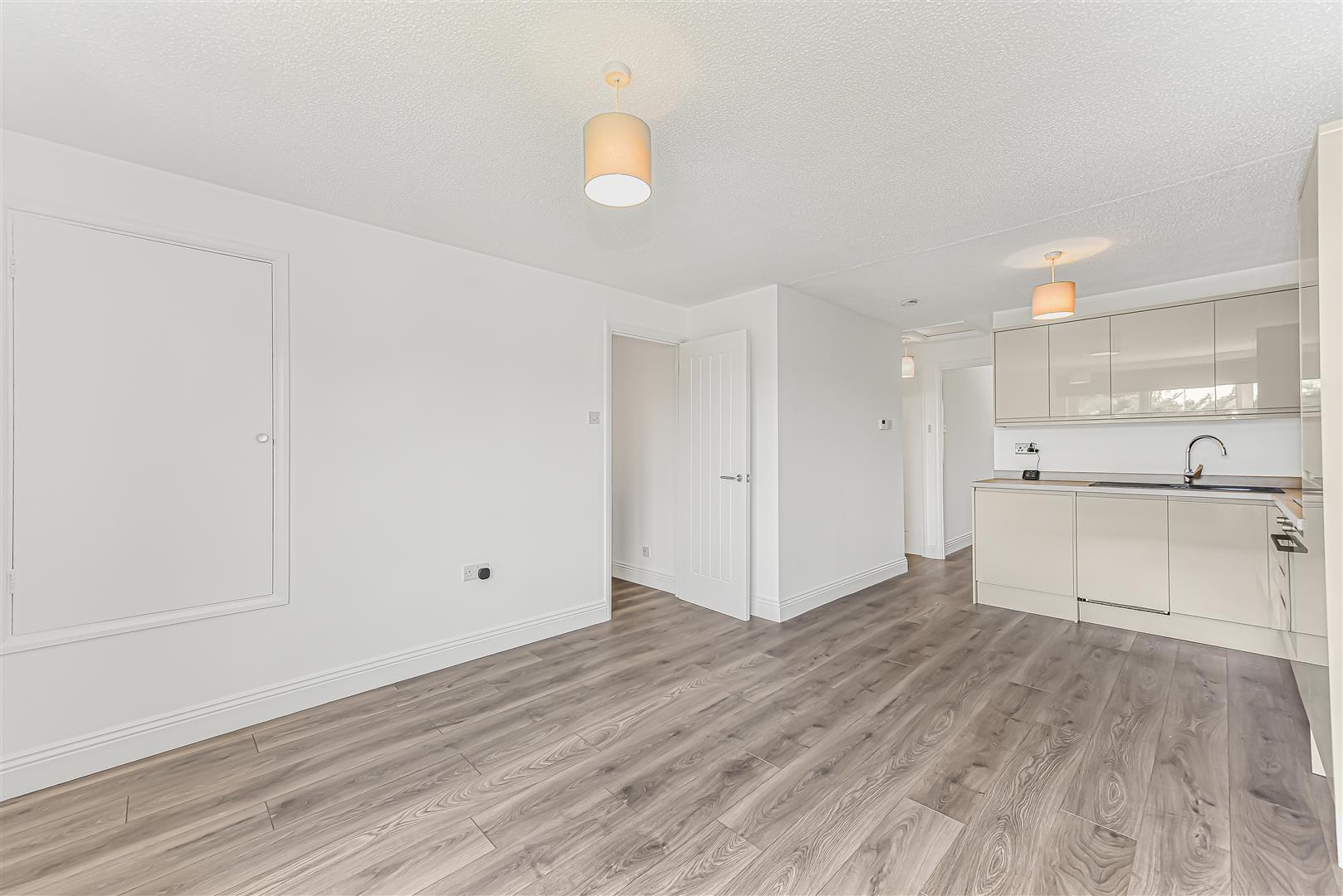 Property Image 02077804-67aa-41f3-be3b-408f77e3f83b