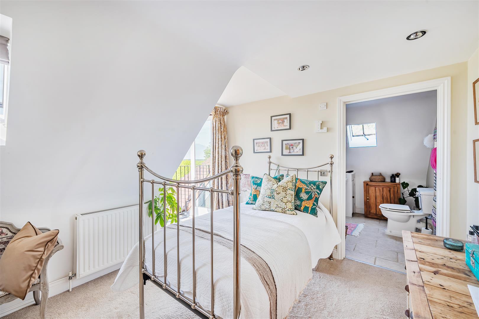 Property Image 0214e966-9381-41ec-9d5b-22391a5d15fd