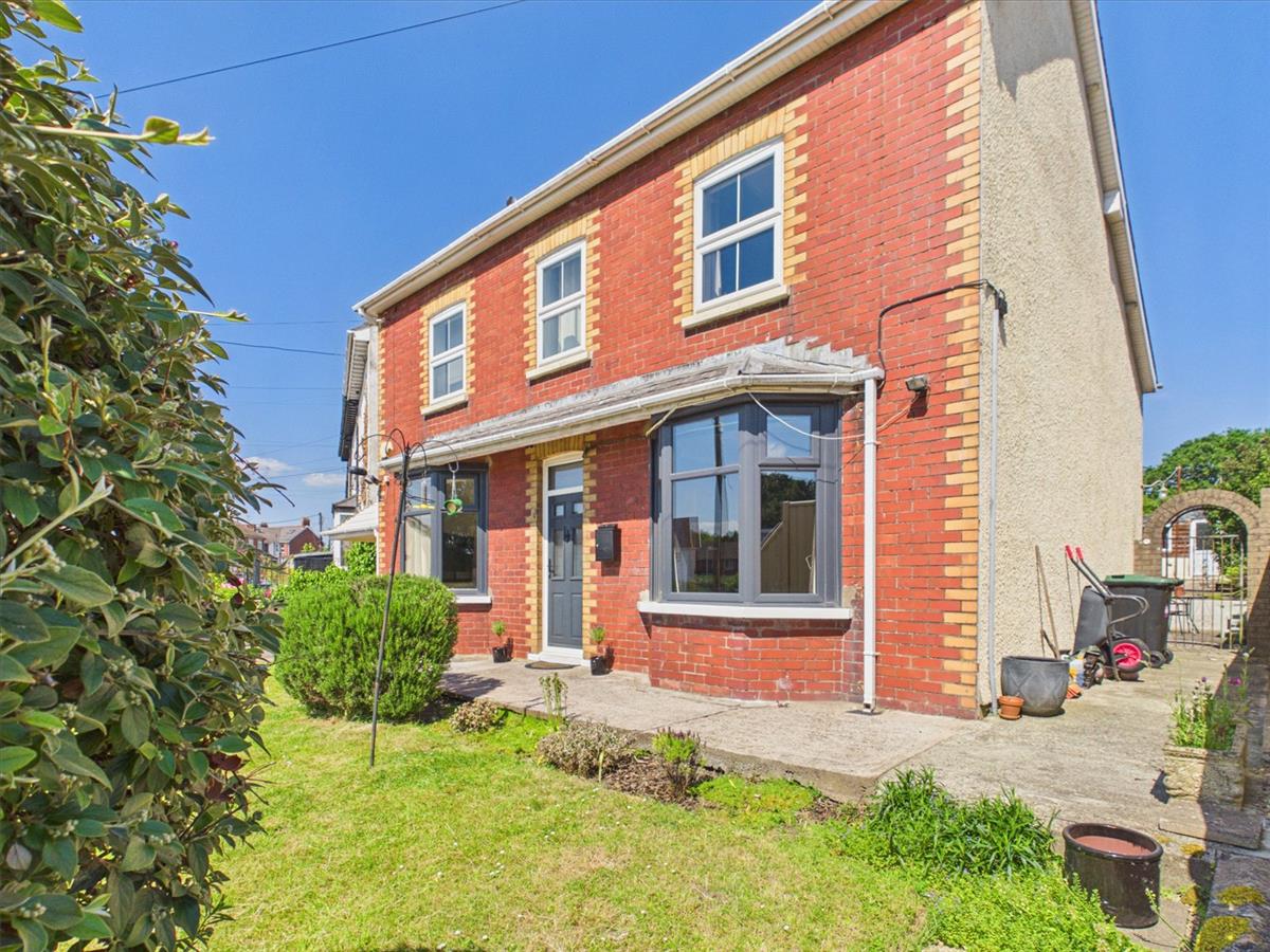 Property Image 0219b900-7f01-4ab8-a8f1-70d0f361d8da