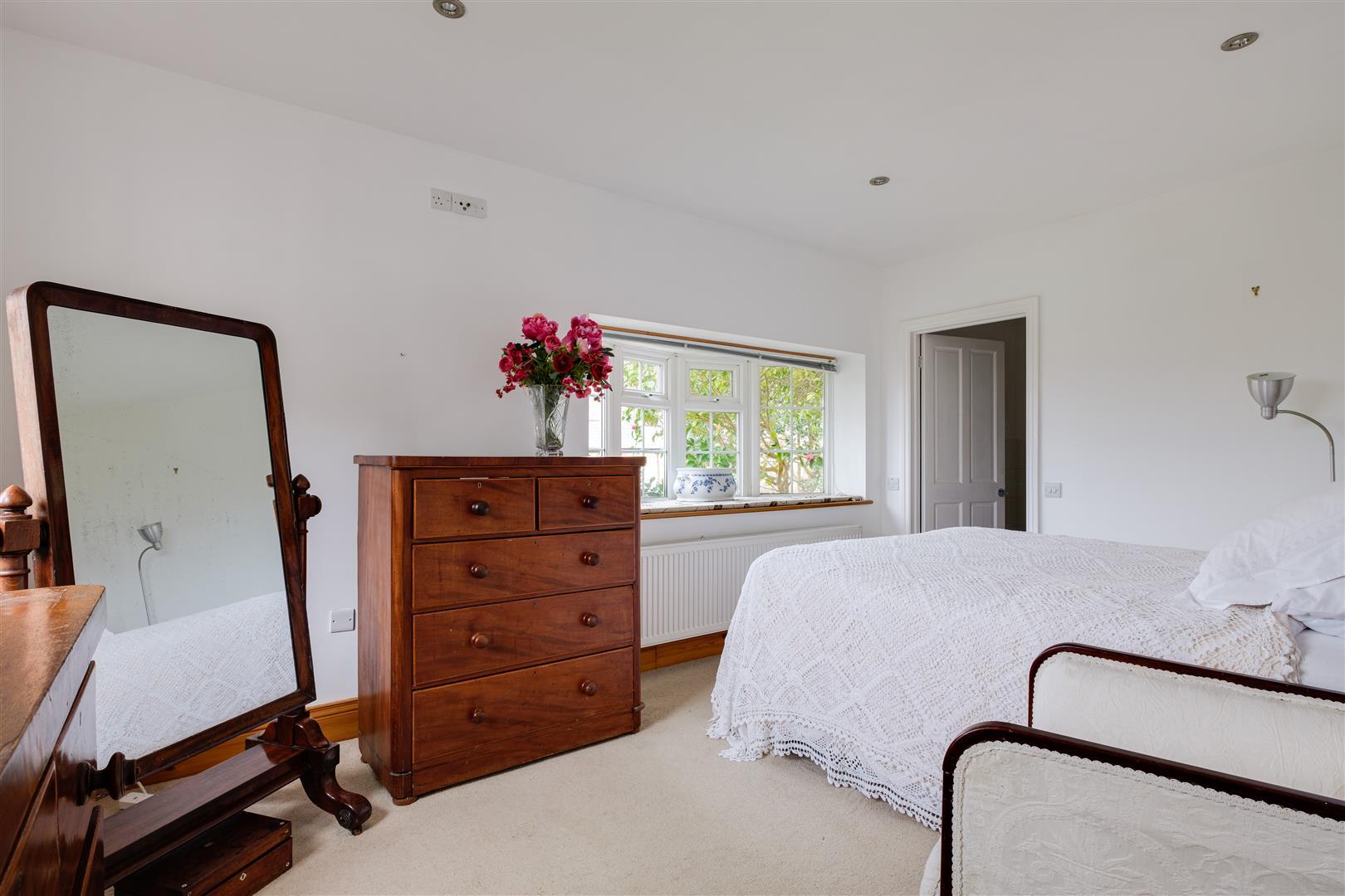 Property Image 021e1abe-ac9d-402e-b450-6c496aee4418