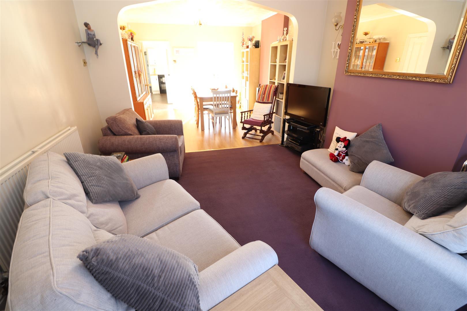 Property Image 02400706-20ed-473f-85b6-972d951c9539
